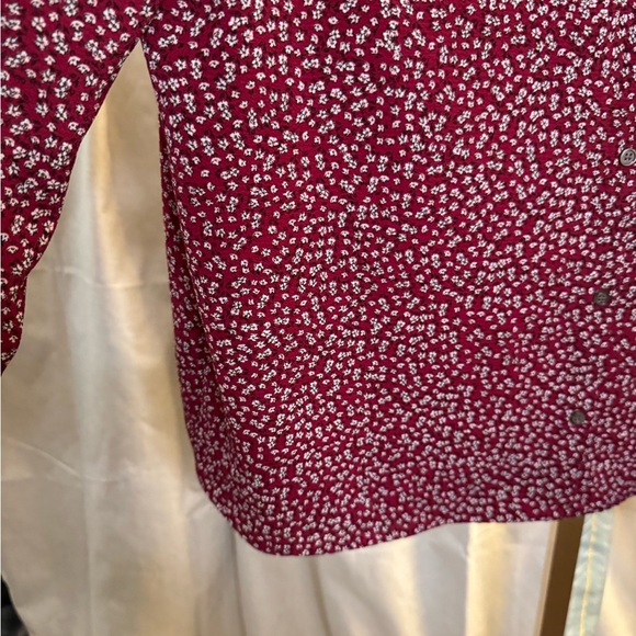 CeCe Women's L Long Sleeve Button-Down Red Floral Blouse with Collar - Picture 5 of 8